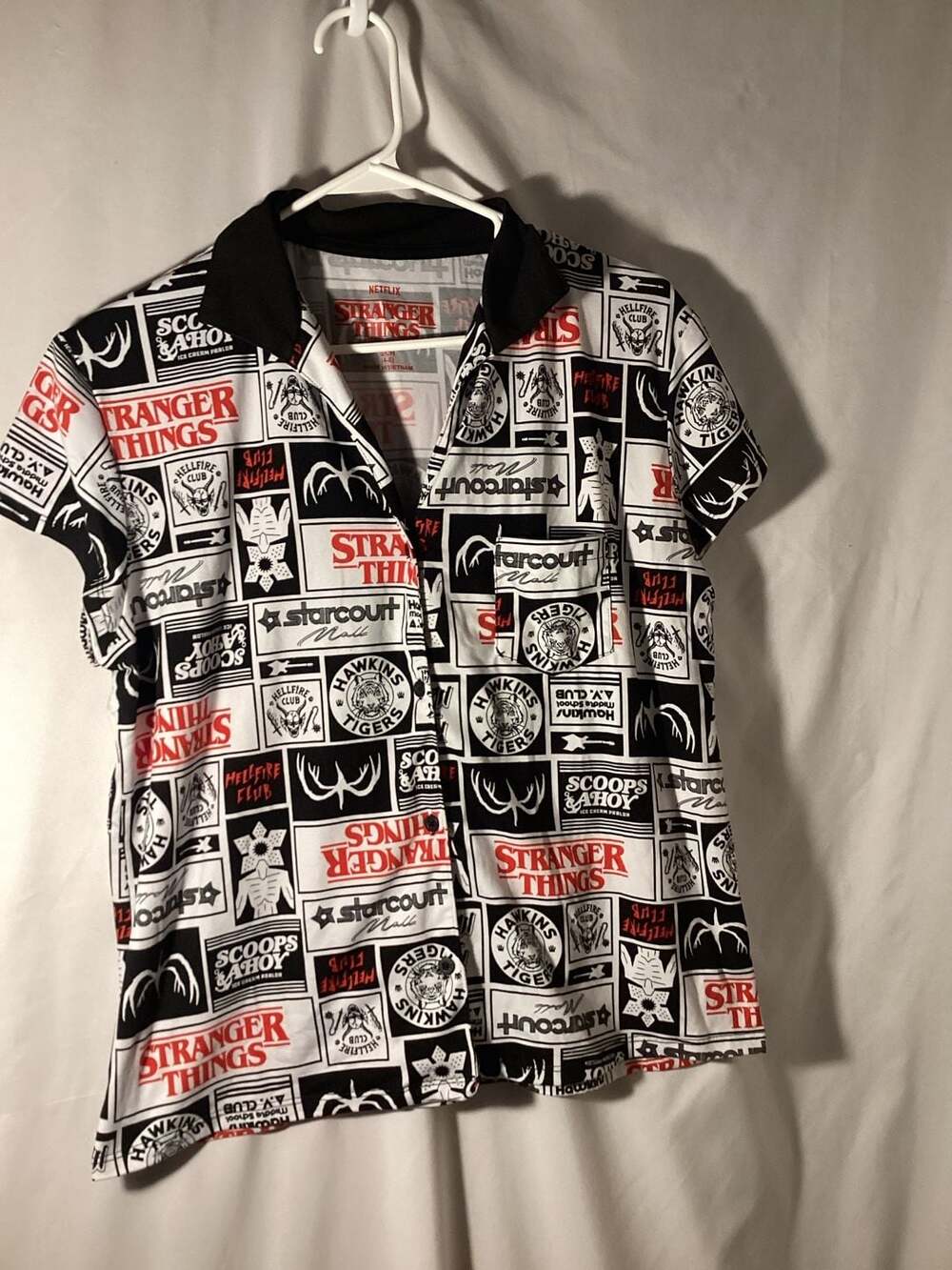 Netflix Stranger Things Pajama Top Size S (4-6) All Over Print Collared
